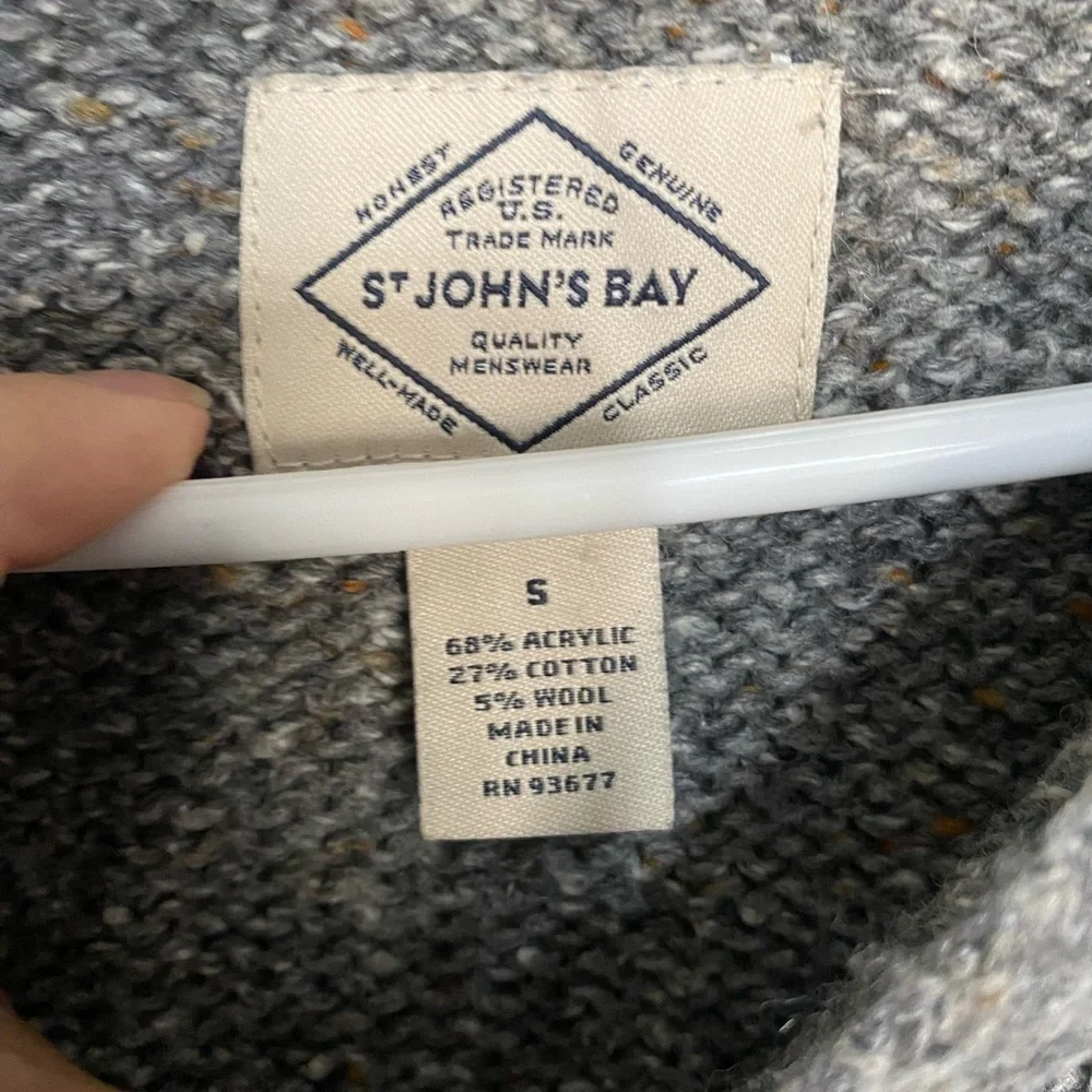 Men’s St. John’s bay button up‎ grey and tan cardigan size small
